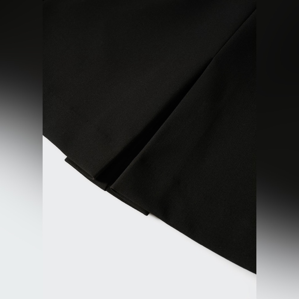 Mango Classic Black Mini Skirt with pleat - Picture 4 of 6